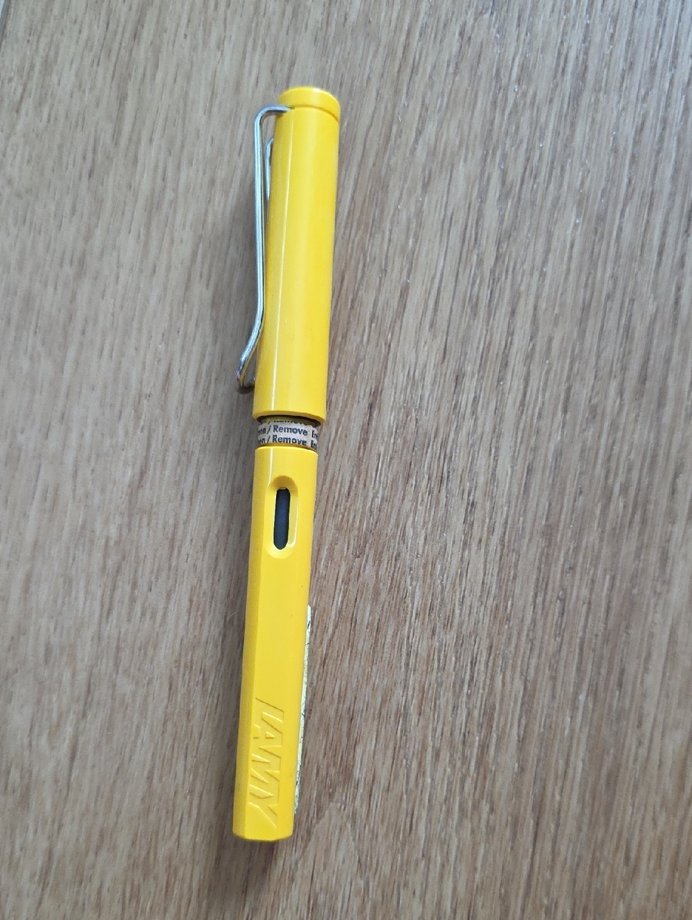 Lamy Safari Fountain Pen In Yellow